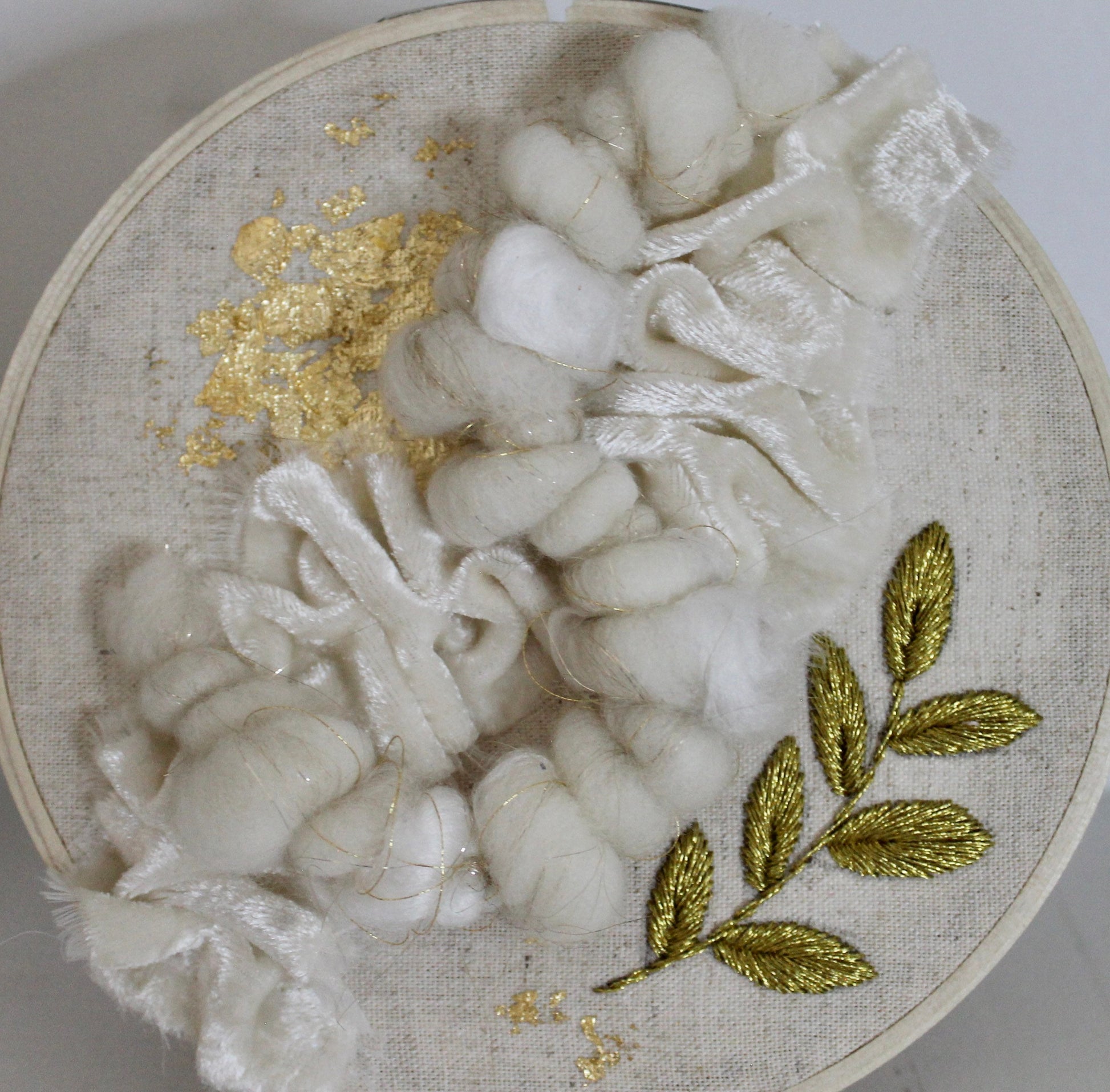 White and gold embroidery | embroidery hoop | foil embroidery | diy | gift idea | flower