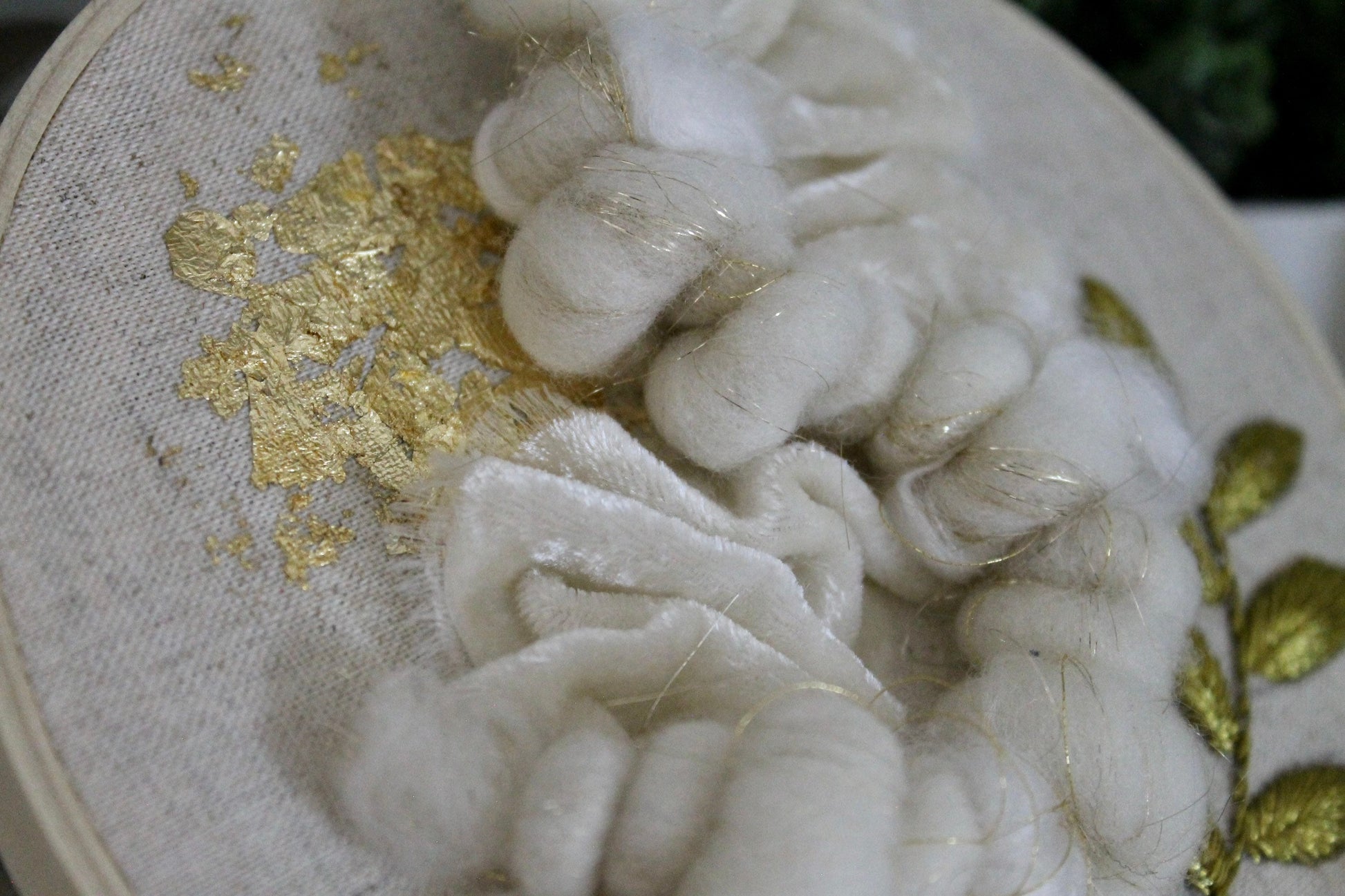 White and gold embroidery | embroidery hoop | foil embroidery | diy | gift idea | flower