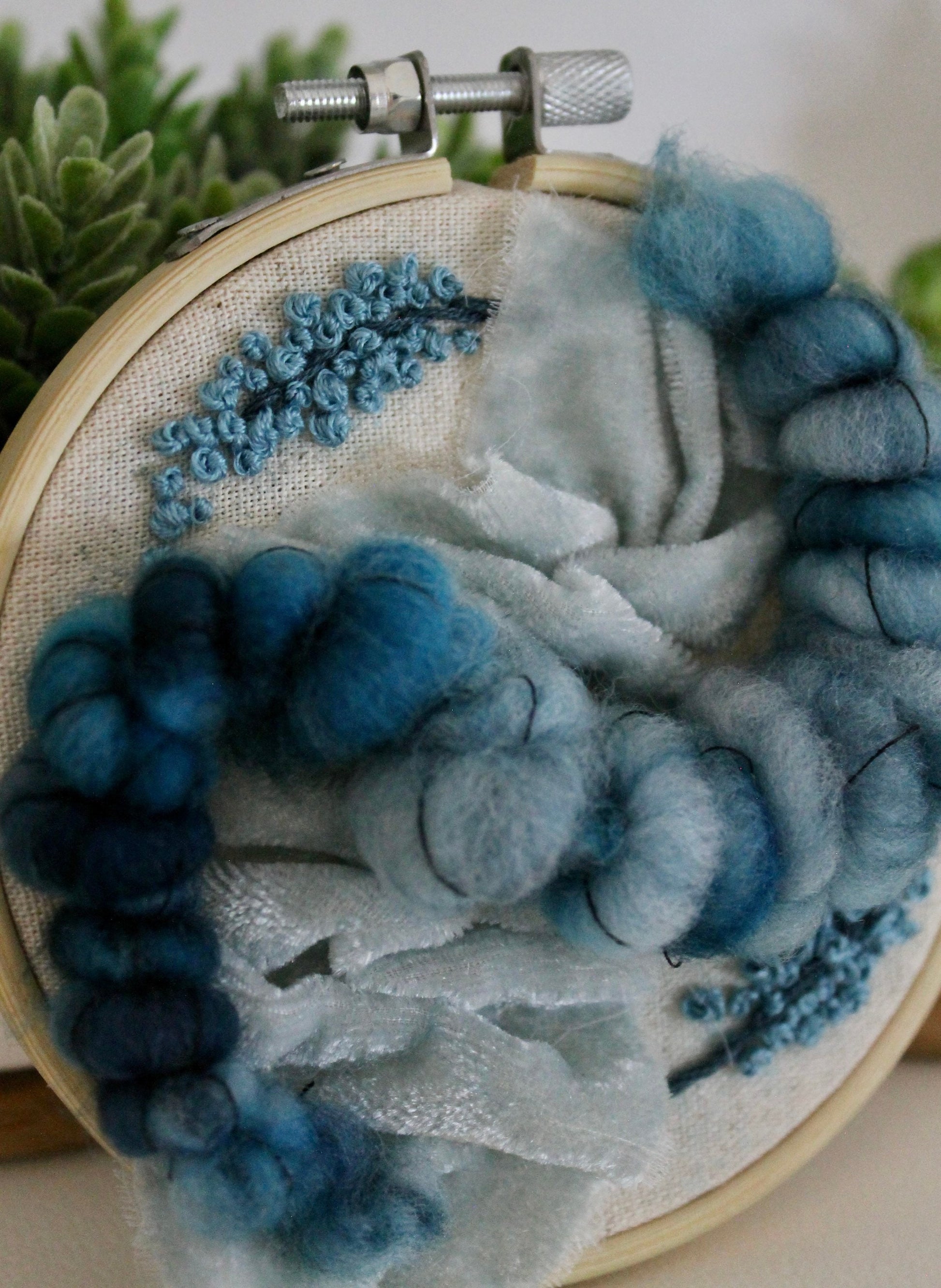 Mini blue embroidery | embroidery hoop | foil embroidery | diy | gift idea | flower embroidery