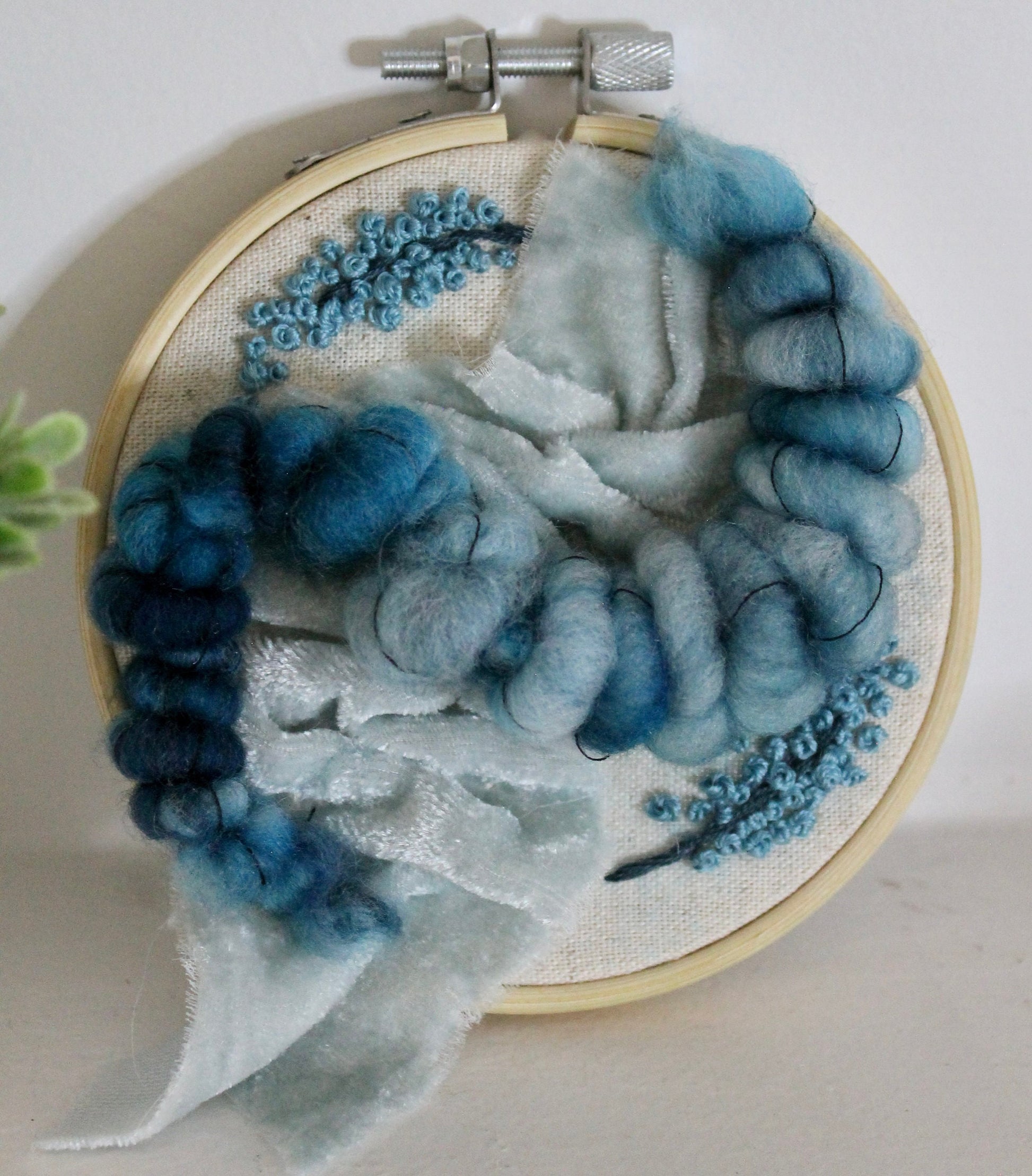 Mini blue embroidery | embroidery hoop | foil embroidery | diy | gift idea | flower embroidery