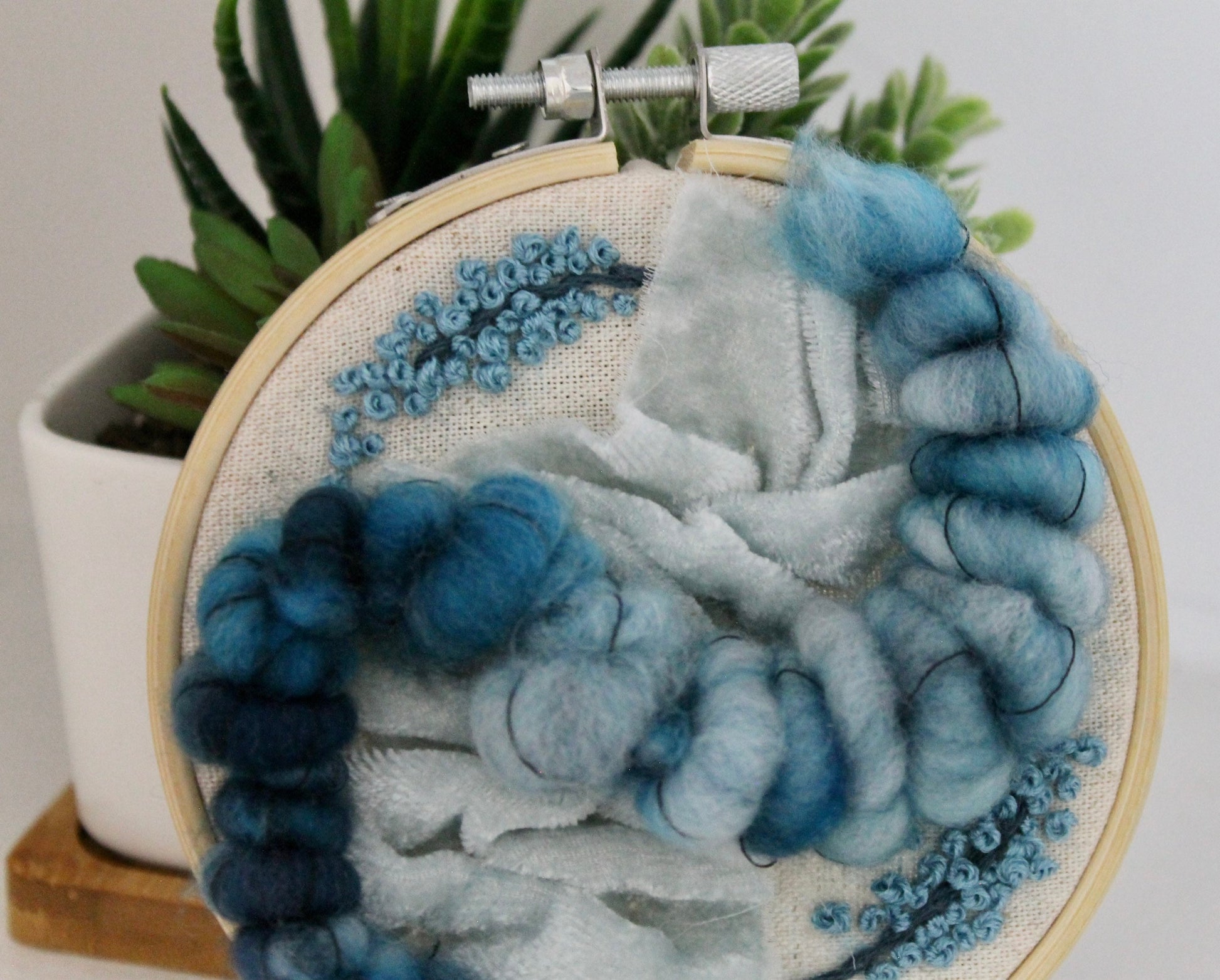 Mini blue embroidery | embroidery hoop | foil embroidery | diy | gift idea | flower embroidery