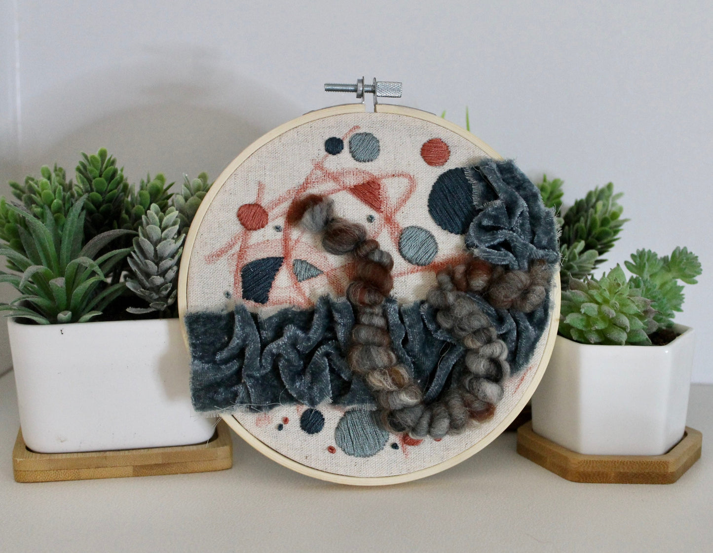 Abstract shapes embroidery | abstract | embroidery hoop | foil embroidery | diy | gift idea | flower