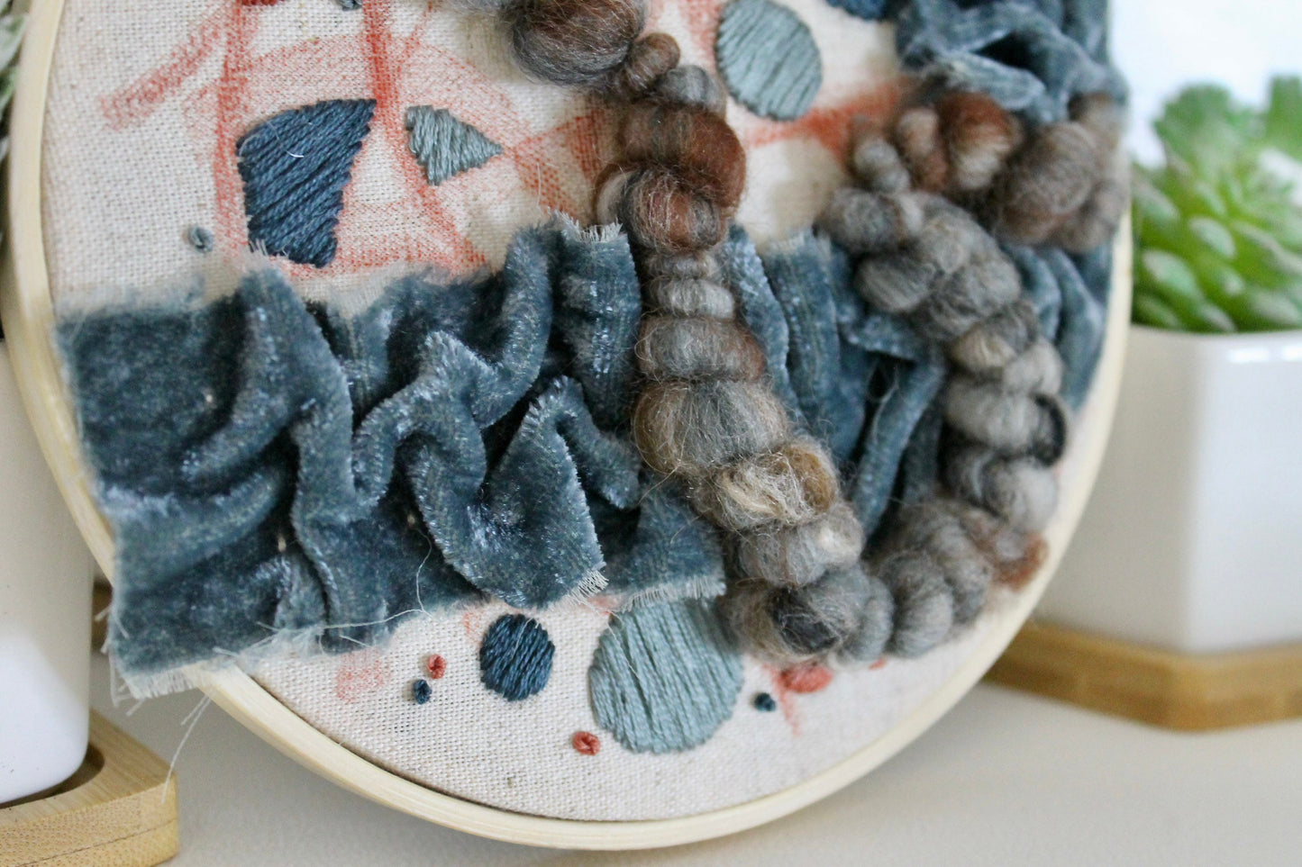 Abstract shapes embroidery | abstract | embroidery hoop | foil embroidery | diy | gift idea | flower