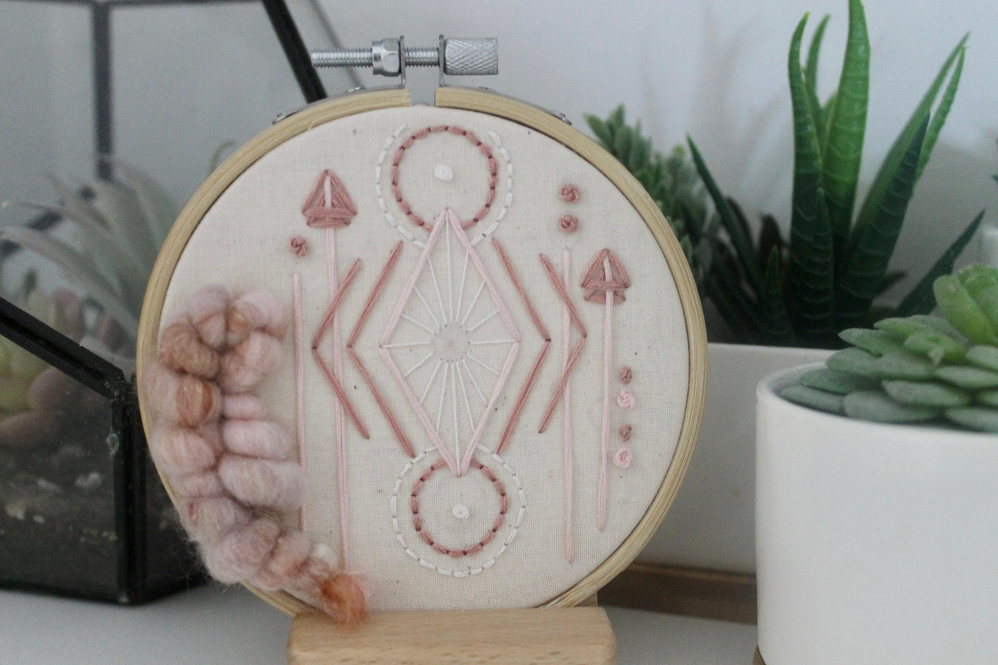 Mini pink and gold abstract geometric embroidery | embroidery hoop | foil embroidery | diy | gift idea