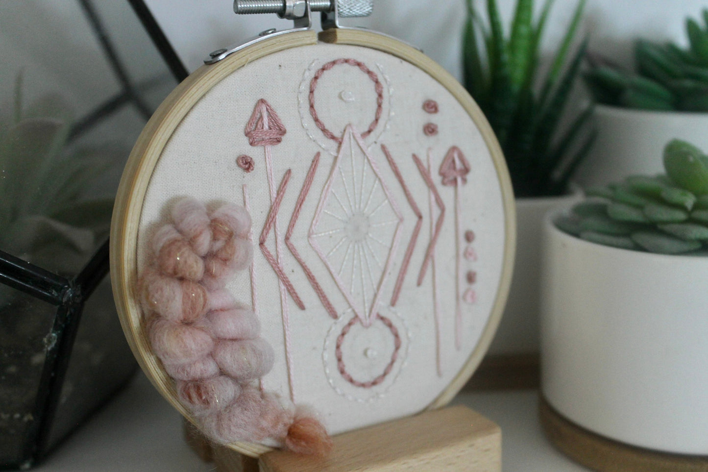 Mini pink and gold abstract geometric embroidery | embroidery hoop | foil embroidery | diy | gift idea