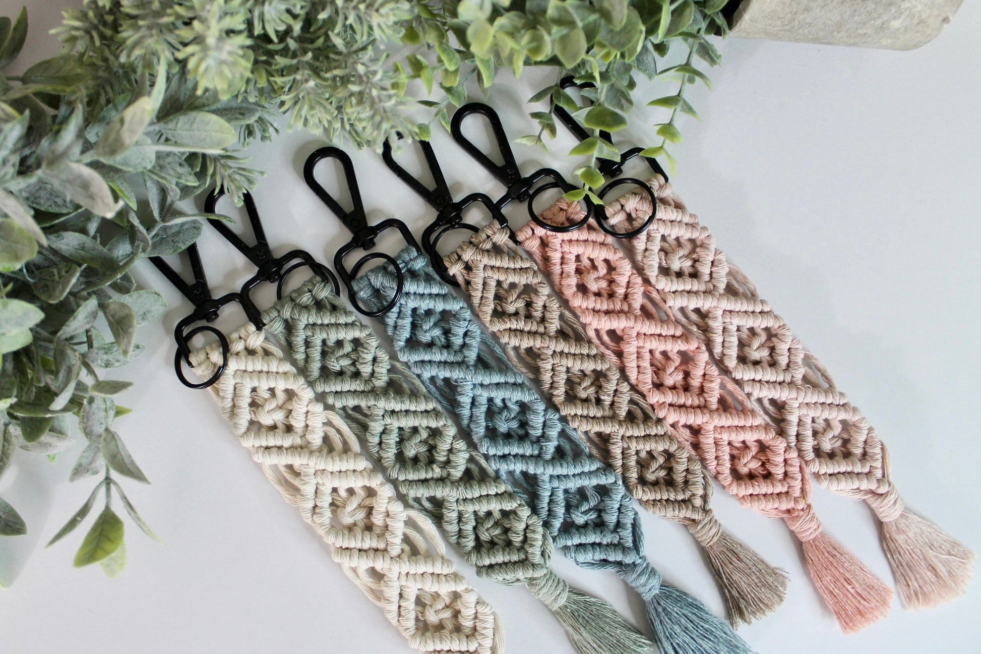 Macrame keychain with clip | boho | accessory | modern macrame | woven keychain | custom | gift idea | birthday