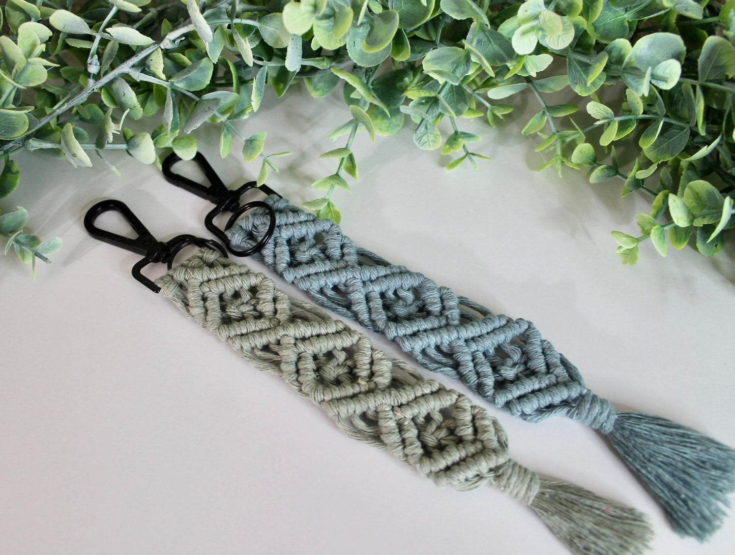 Macrame keychain with clip | boho | accessory | modern macrame | woven keychain | custom | gift idea | birthday