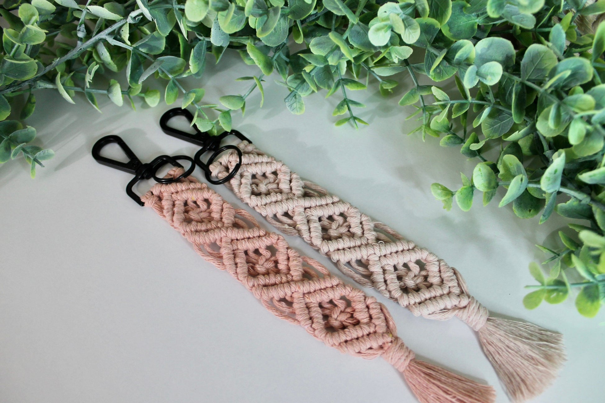 Macrame keychain with clip | boho | accessory | modern macrame | woven keychain | custom | gift idea | birthday