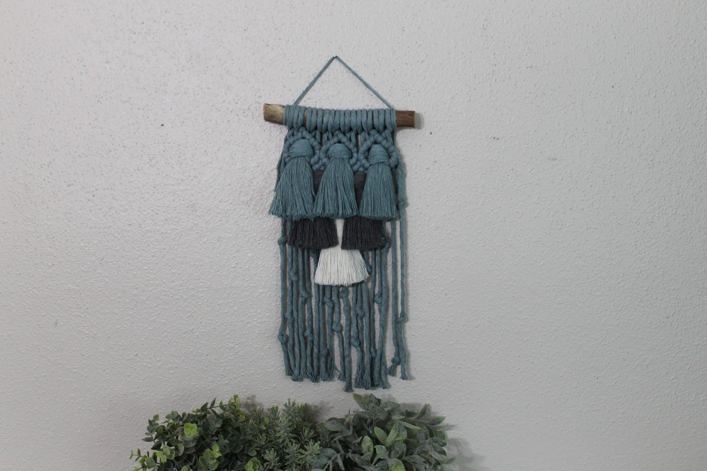 Small gradient tassel macrame wall hanging | wall art | boho | wall decor | wall tapestry | home decor