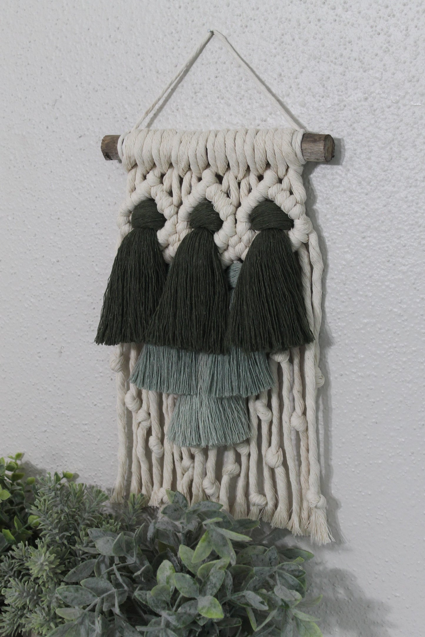 Small green gradient tassel macrame wall hanging | wall art | boho | wall decor | wall tapestry | home decor