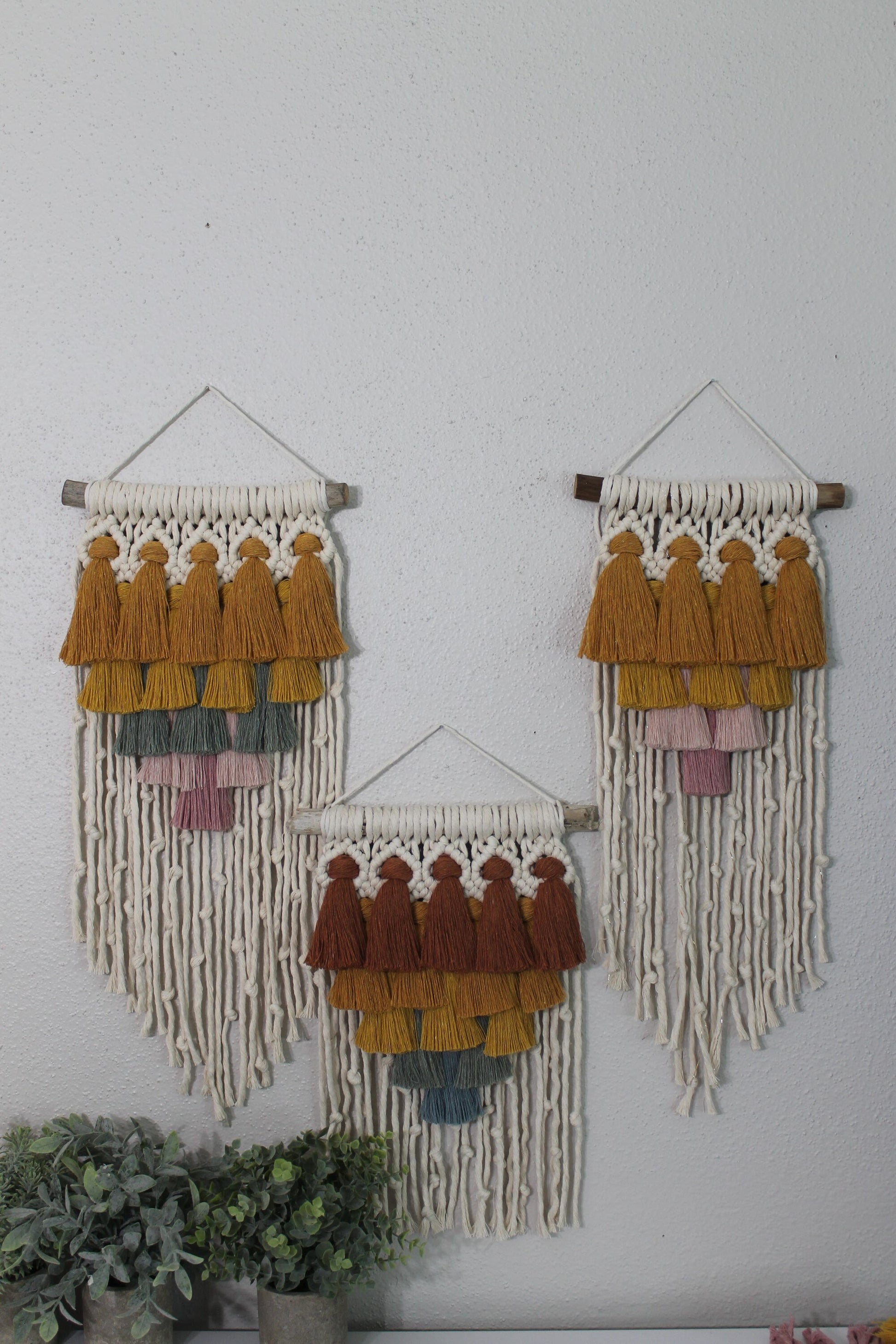 Small gradient tassel macrame wall hanging | wall art | boho | wall decor | wall tapestry | home decor