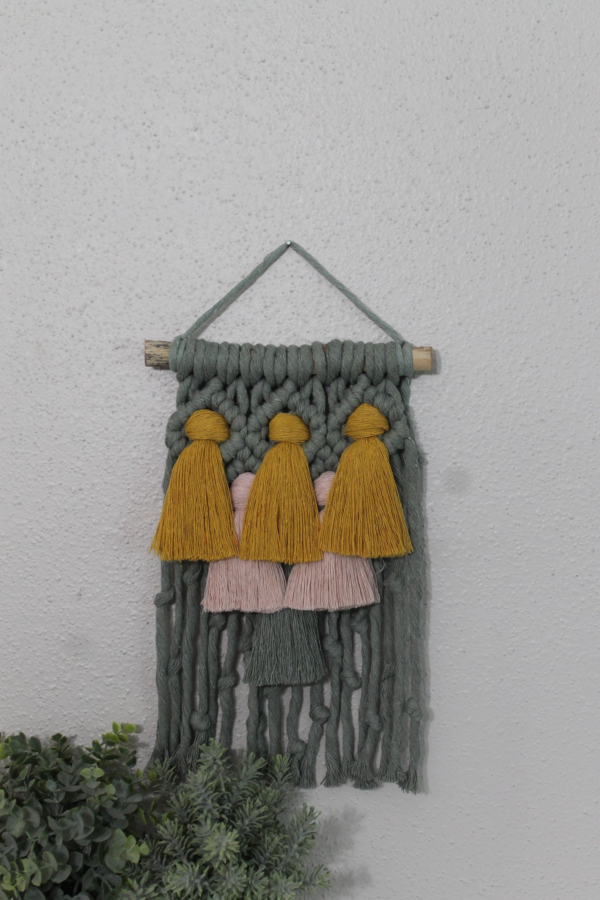 Small gradient tassel macrame wall hanging | wall art | boho | wall decor | wall tapestry | home decor