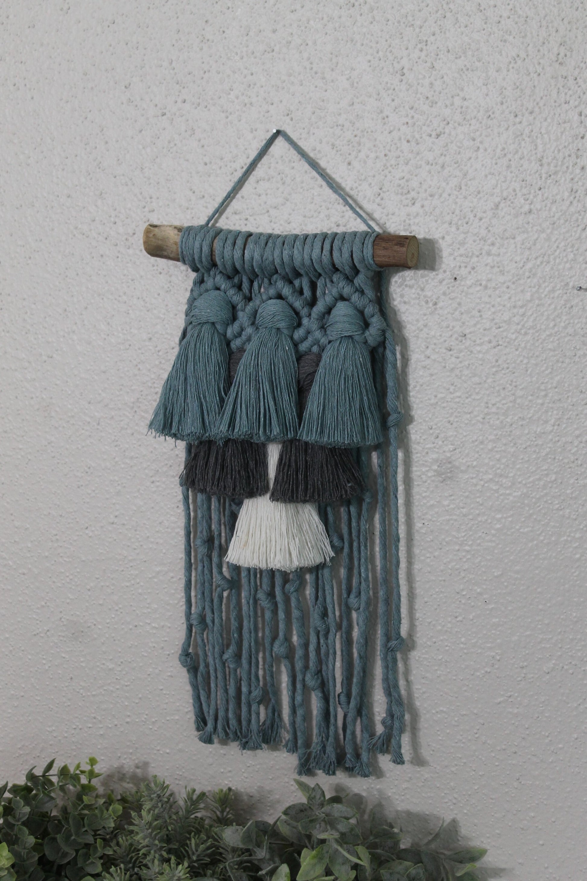 Small gradient tassel macrame wall hanging | wall art | boho | wall decor | wall tapestry | home decor