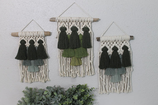 Small green gradient tassel macrame wall hanging | wall art | boho | wall decor | wall tapestry | home decor