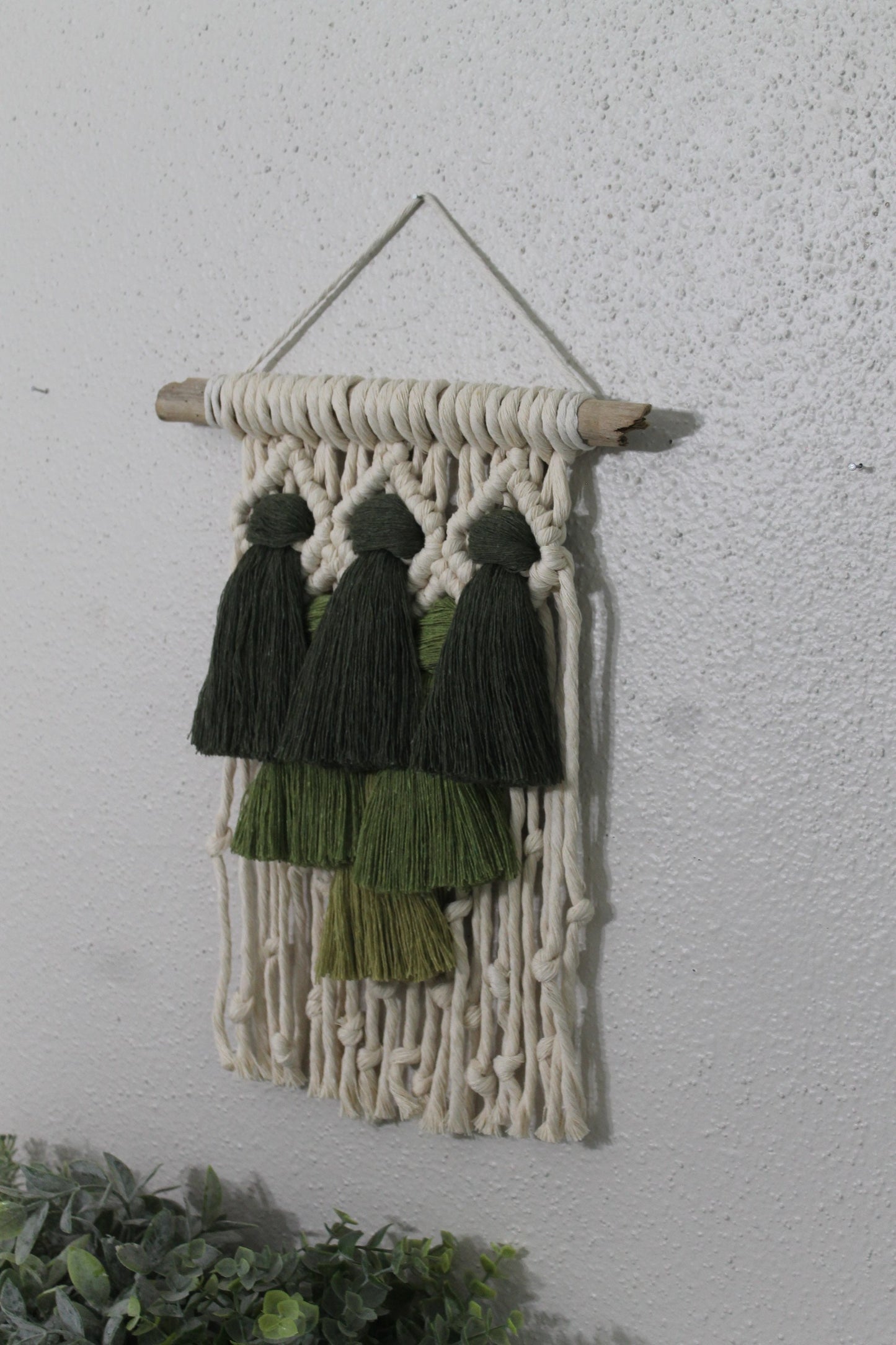 Small green gradient tassel macrame wall hanging | wall art | boho | wall decor | wall tapestry | home decor