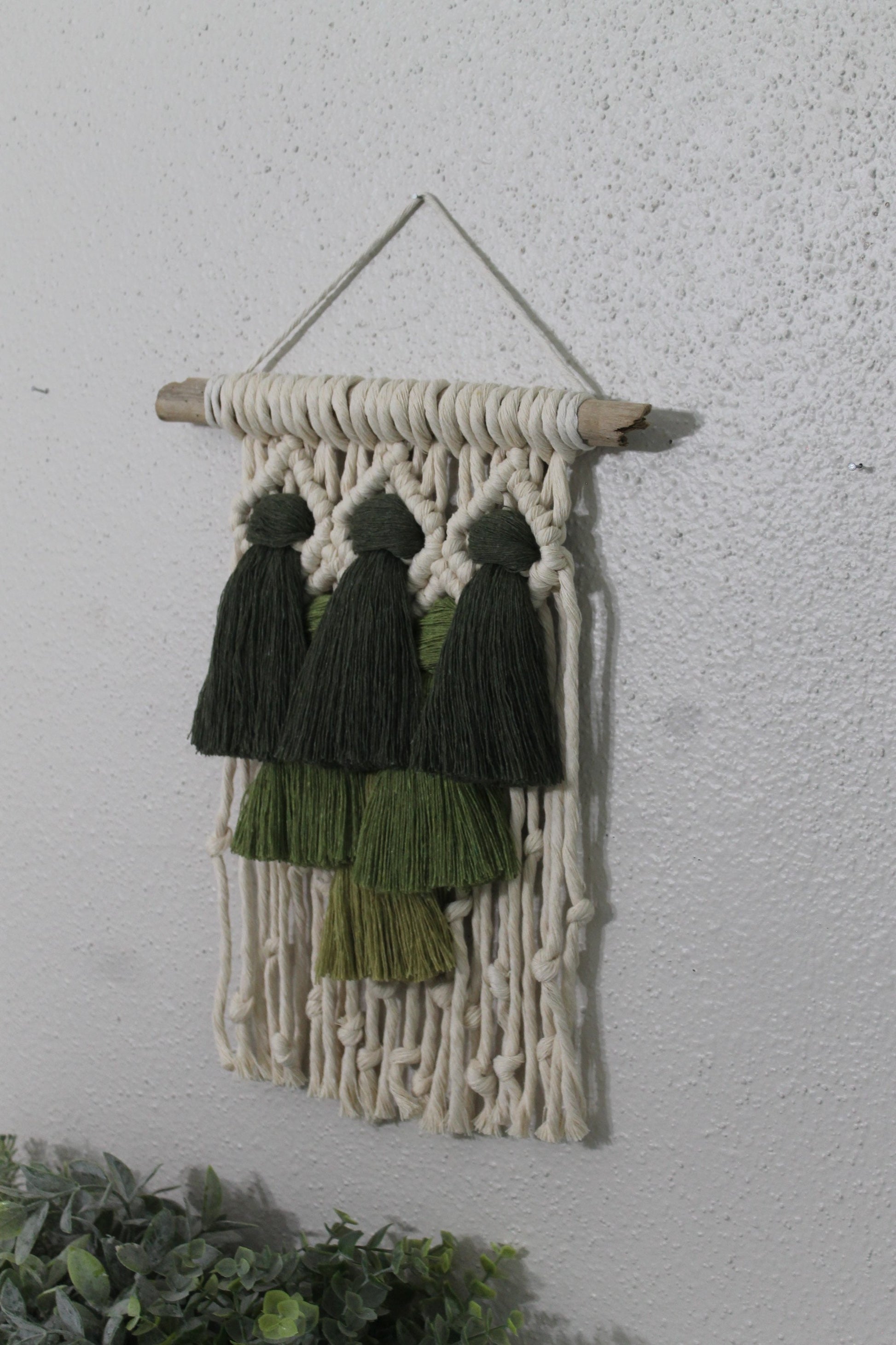 Small green gradient tassel macrame wall hanging | wall art | boho | wall decor | wall tapestry | home decor