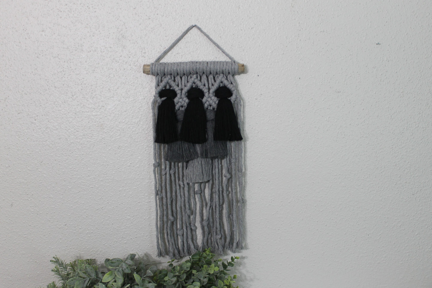 Small gradient tassel macrame wall hanging | wall art | boho | wall decor | wall tapestry | home decor